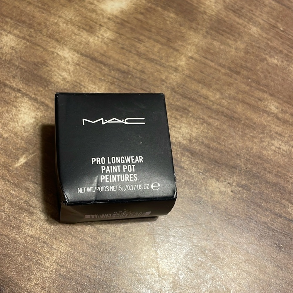 MAC Pro Longwear Paint Pot